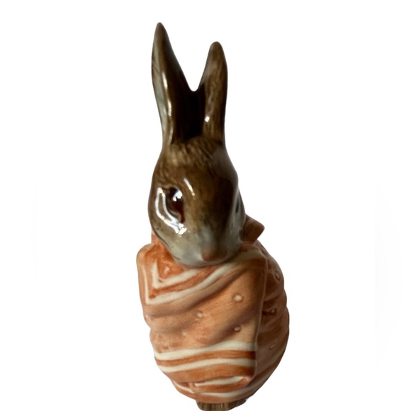 1976 Royal Albert BEATRIX POTTER - “Poorly Peter” figurine- 3 1/4” - Picture 1 of 3